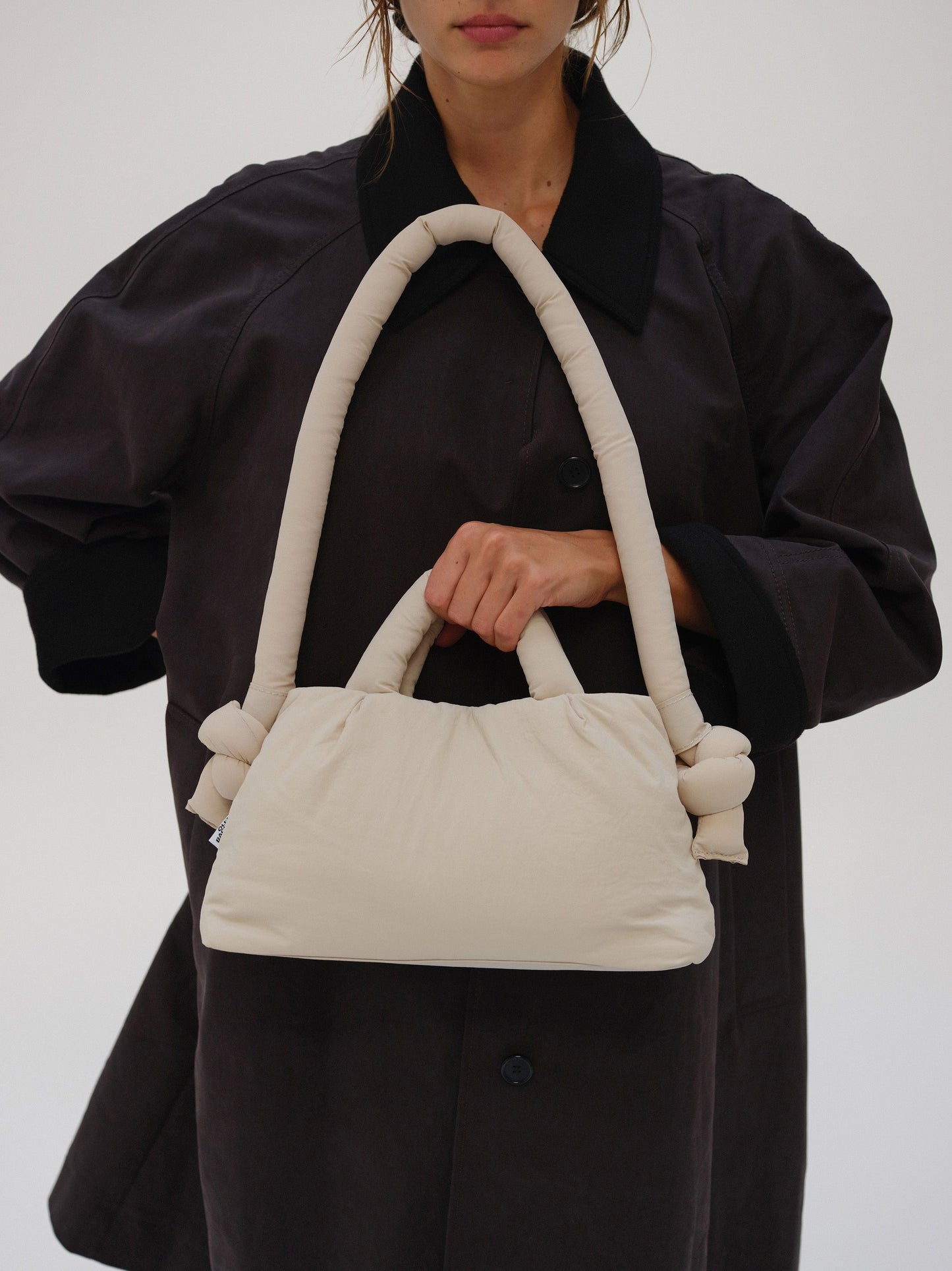 Sac souple mini ONA sable