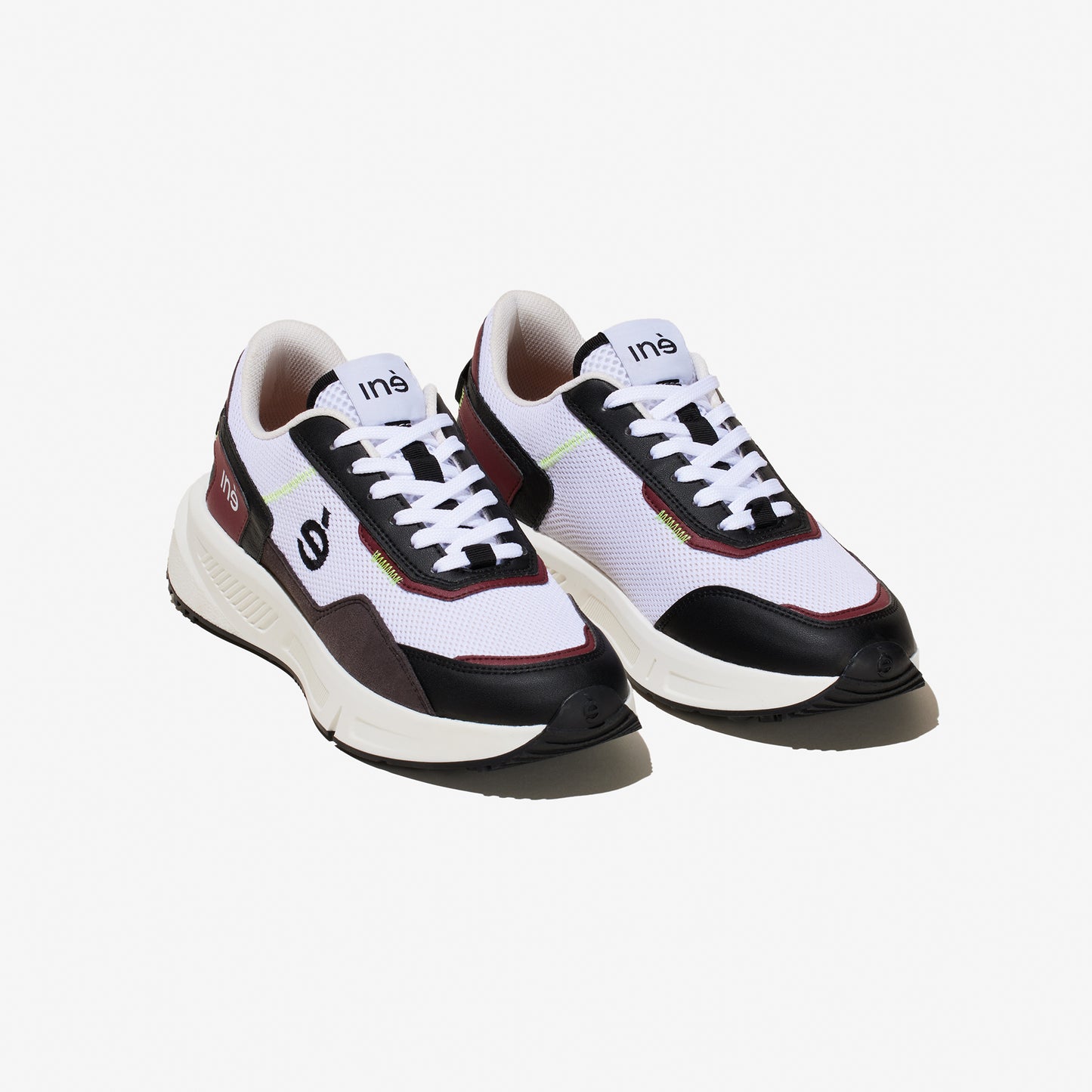 Baskets noir et bordeaux