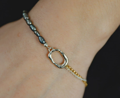 Bracelet TANEMAKI perle d'eau douce grise
