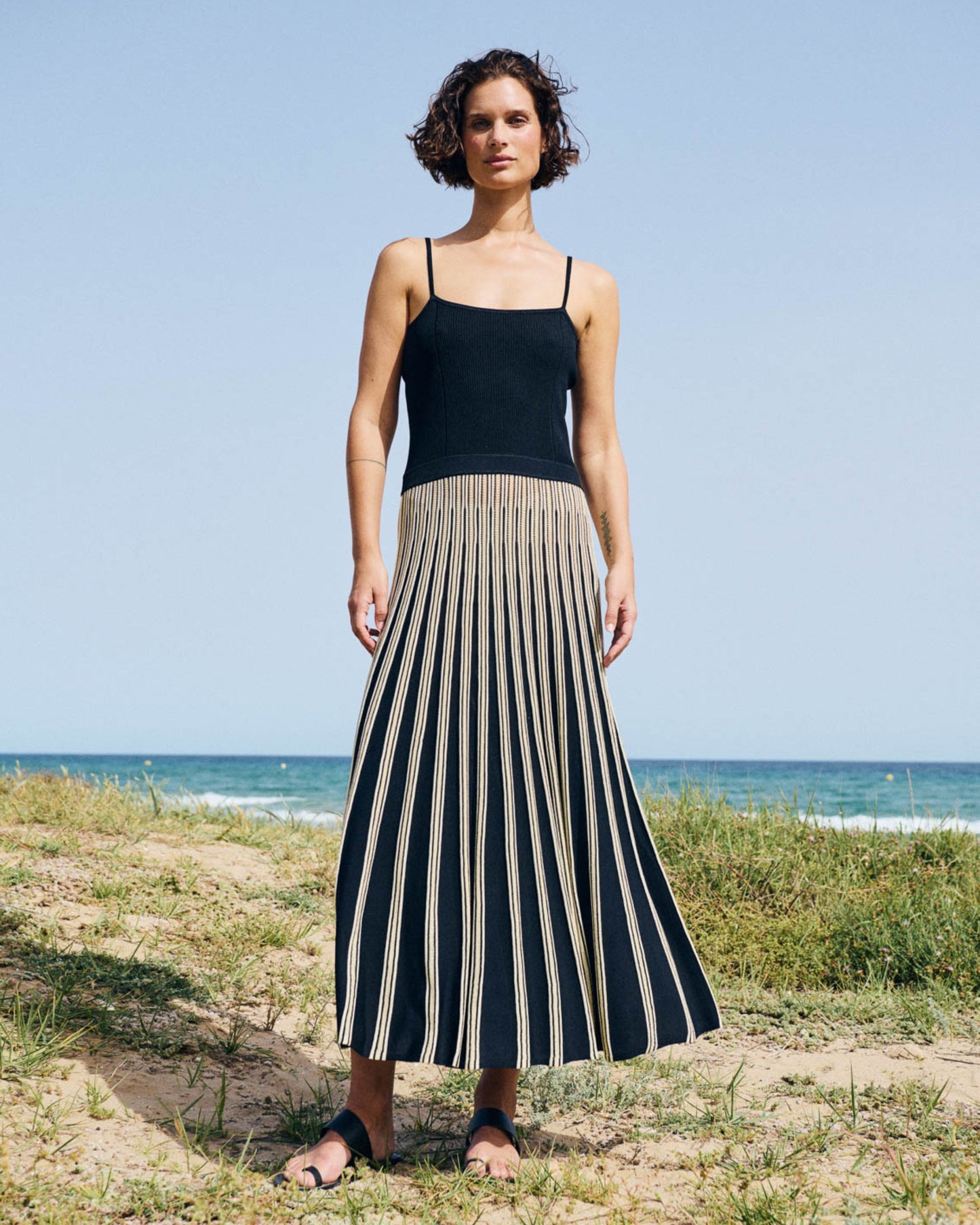 Robe en maille noir rayé