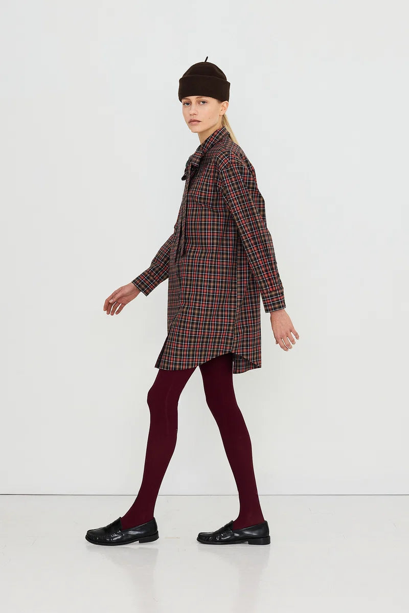 Robe à carreaux rouge et marron