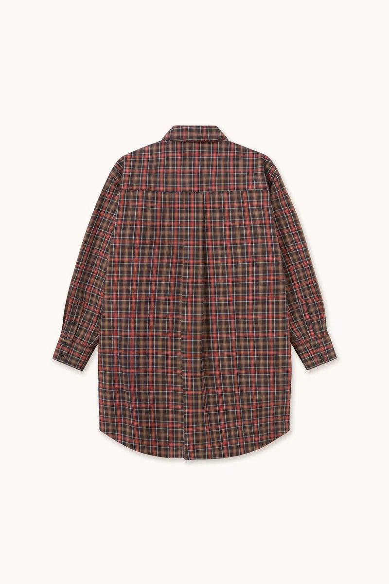 Robe à carreaux rouge et marron