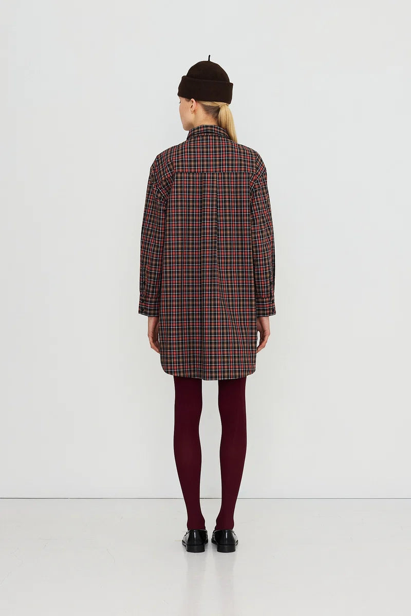 Robe à carreaux rouge et marron