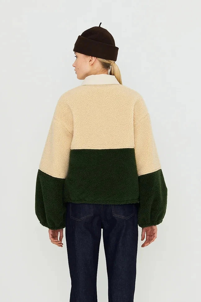 Veste en sherpa verte et crème