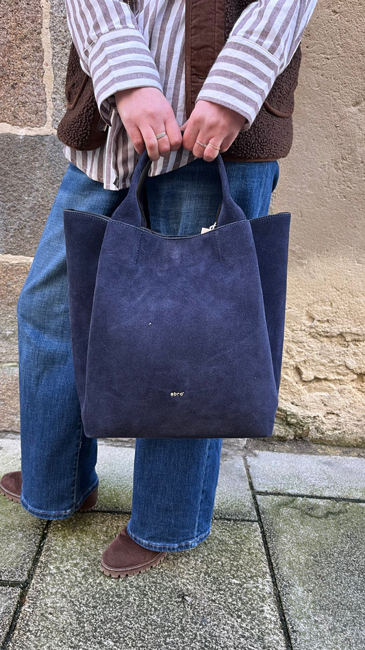 Sac shopping essential médium cuir suède NAVY