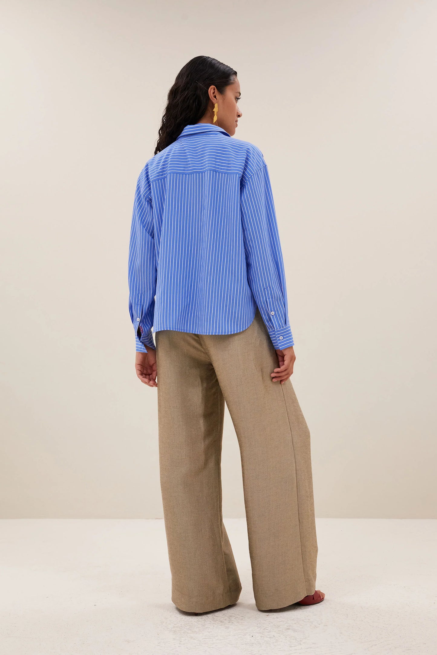 Chemise lise rayée blanche et bleue