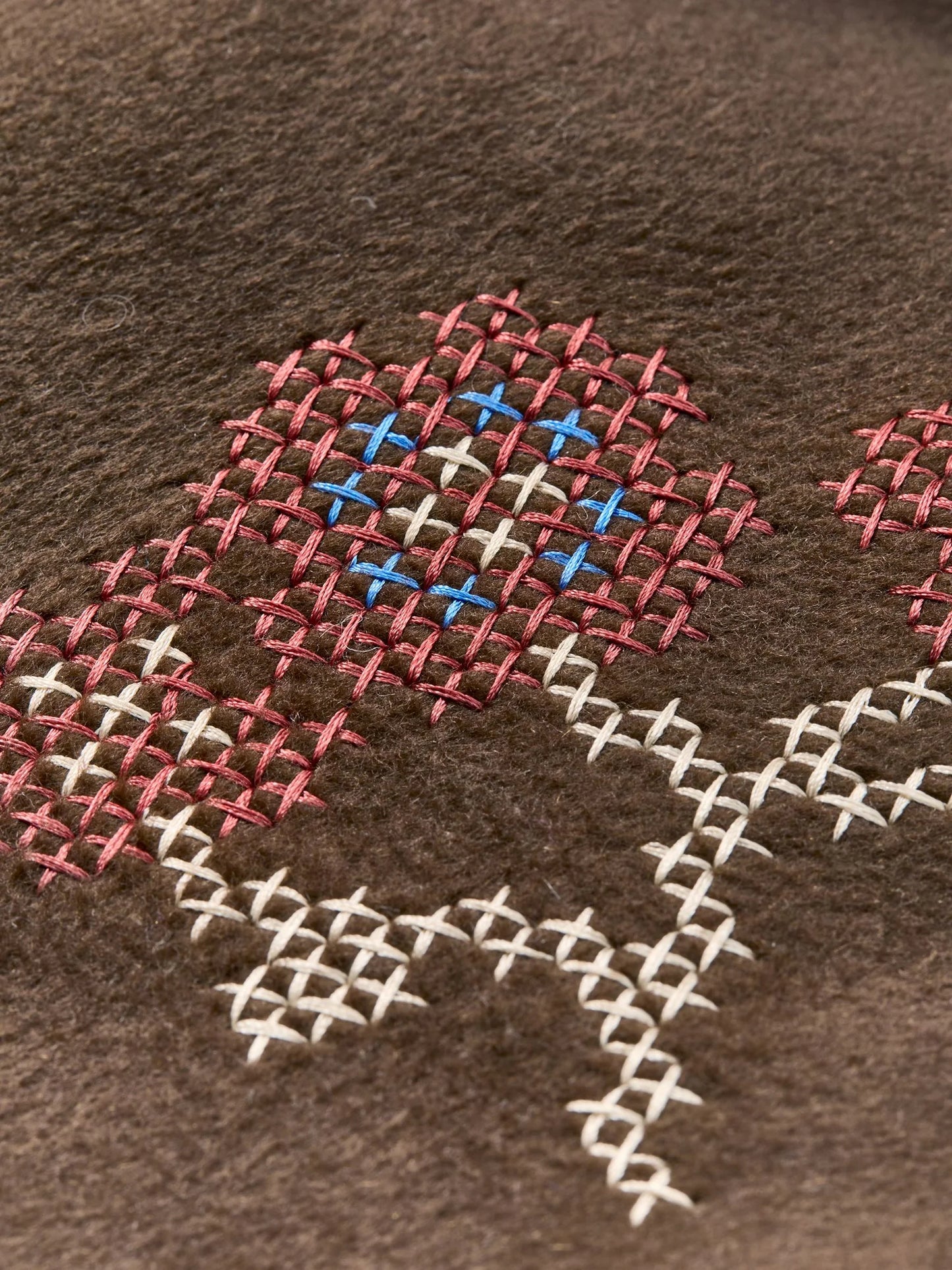 Echarpe triangle Flotile marron à motifs
