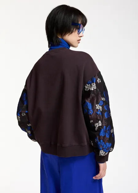 Pull Kueer bordeaux avec motifs
