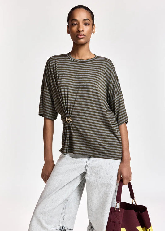 T-shirt rayé Kriss kaki avec broche