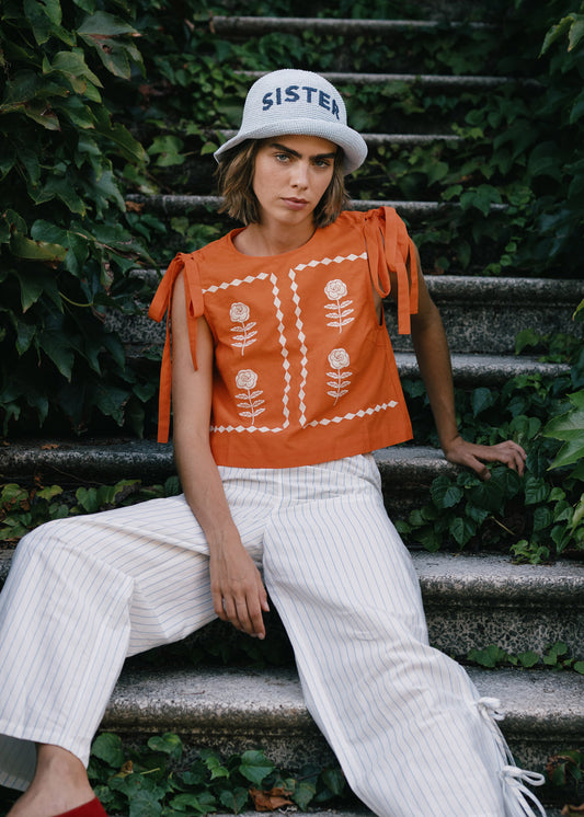Top orange brodé n°711