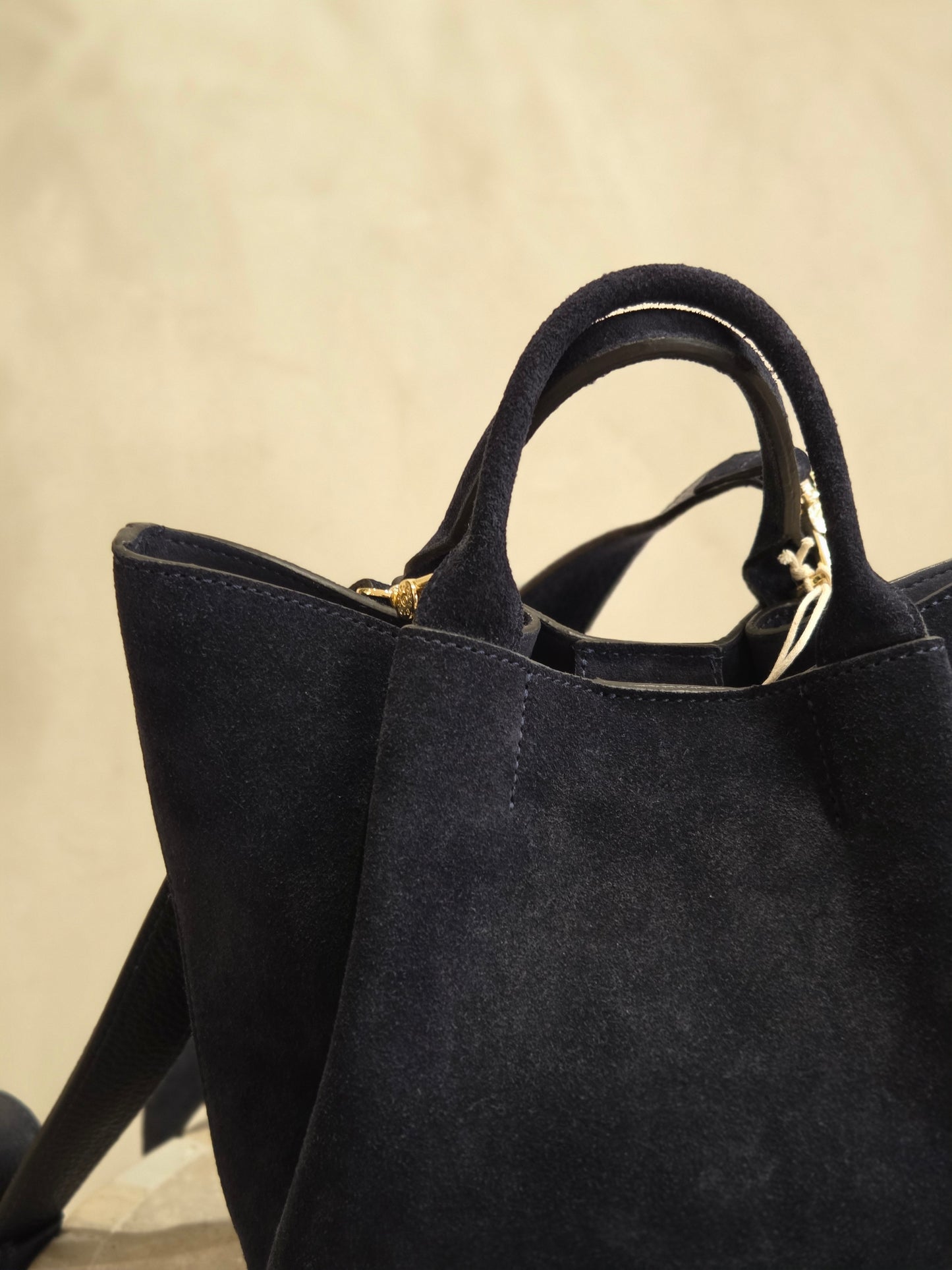Sac shopping essential petit cuir suede NAVY