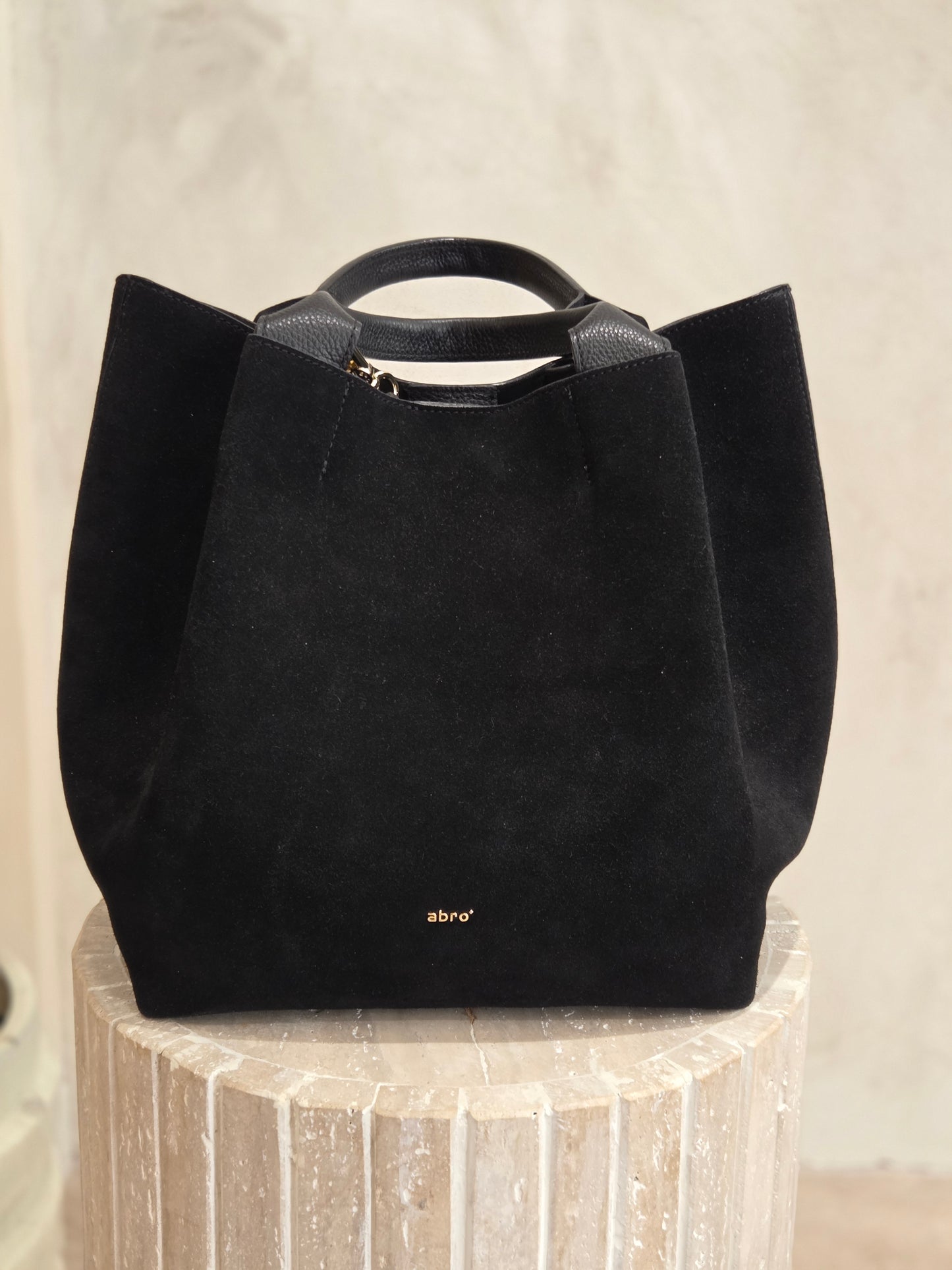 Sac shopping essential médium cuir suède noir