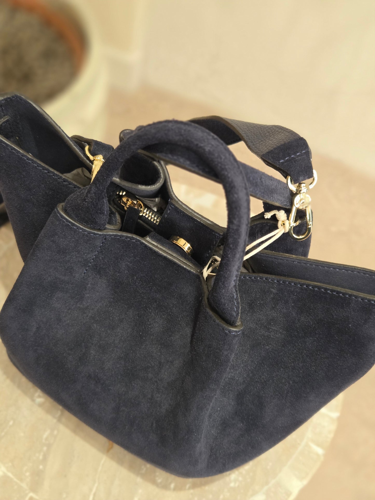 Sac shopping essential petit cuir suede NAVY