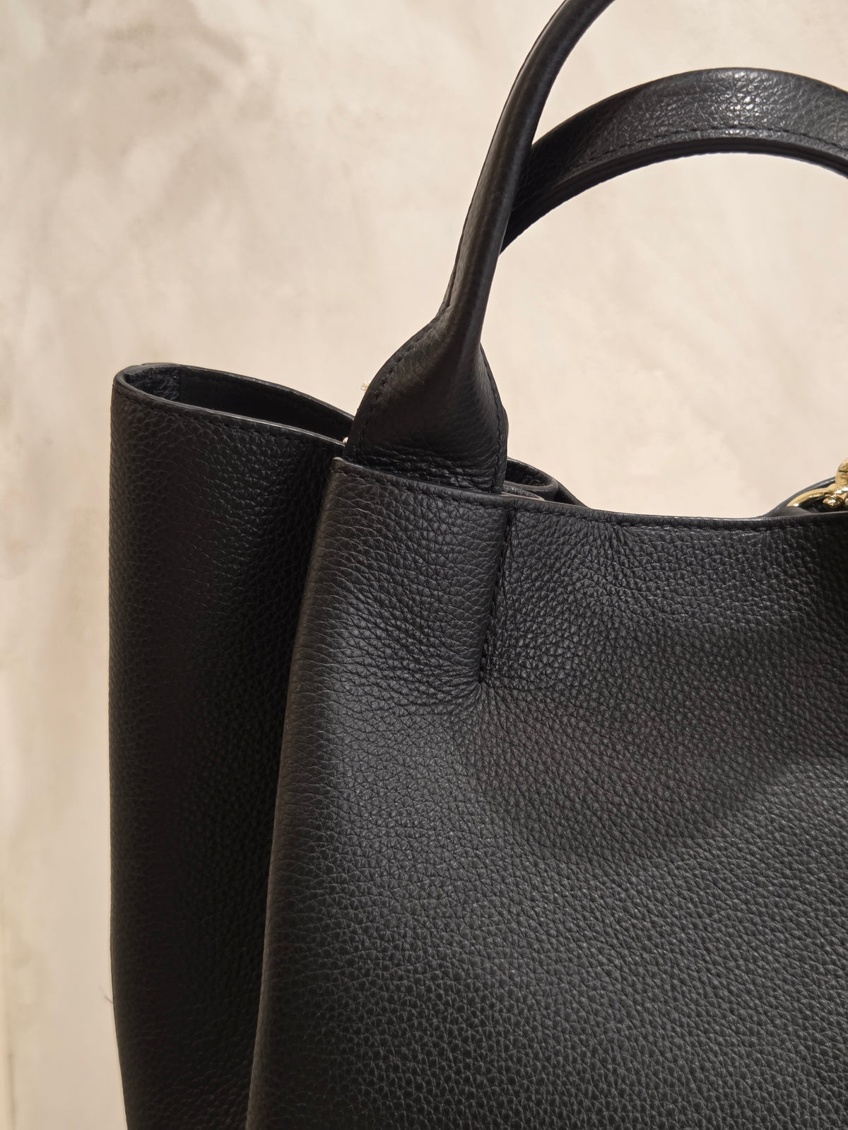 Sac shopping essential medium cuir agave noir